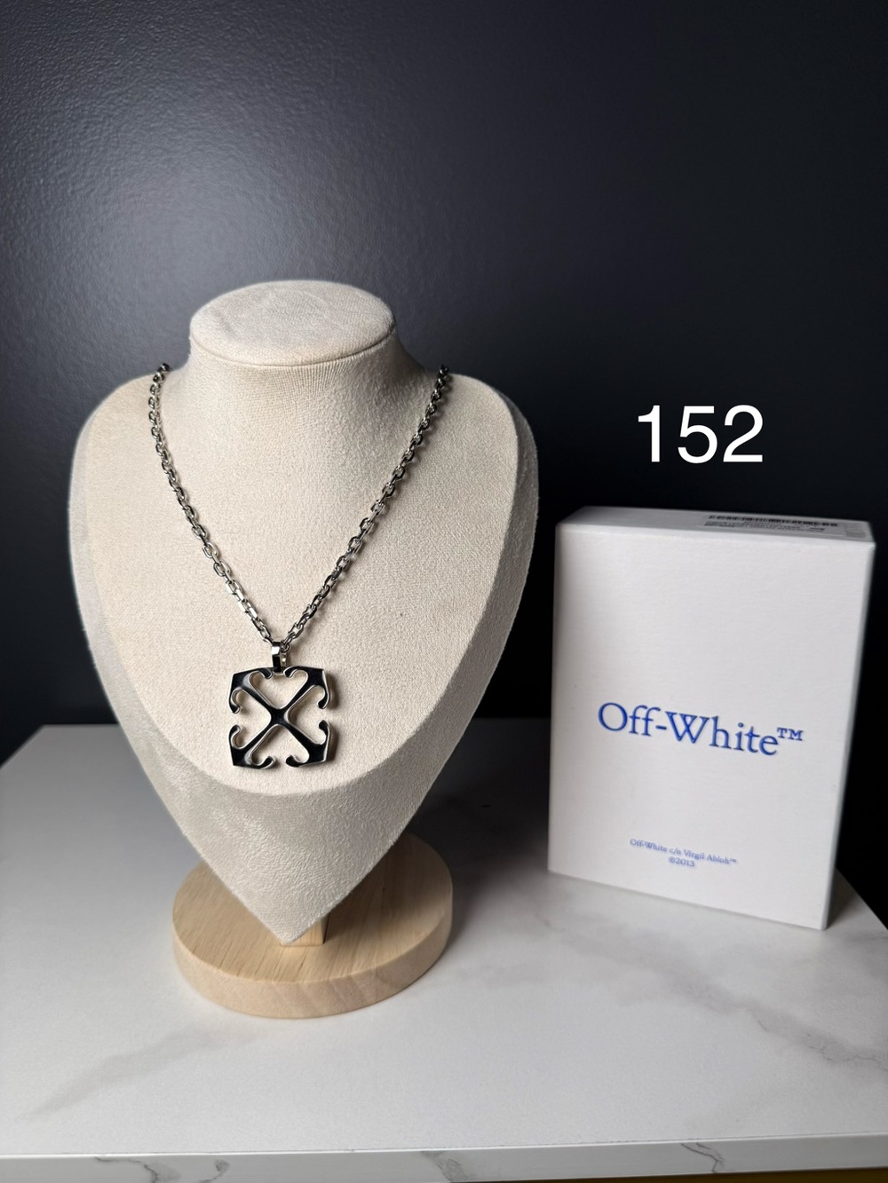 Off-White Silver-tone Arrow Cross Pendant Necklace with Chunky Chain